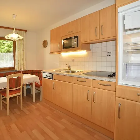 芬布里克公寓 洛伊塔施